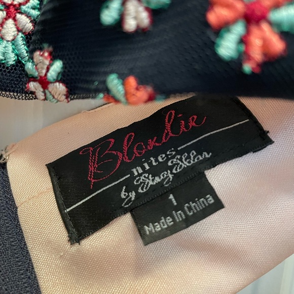 Blondie Nites Two Piece Long Prom Dress Size 1 - Picture 4 of 7